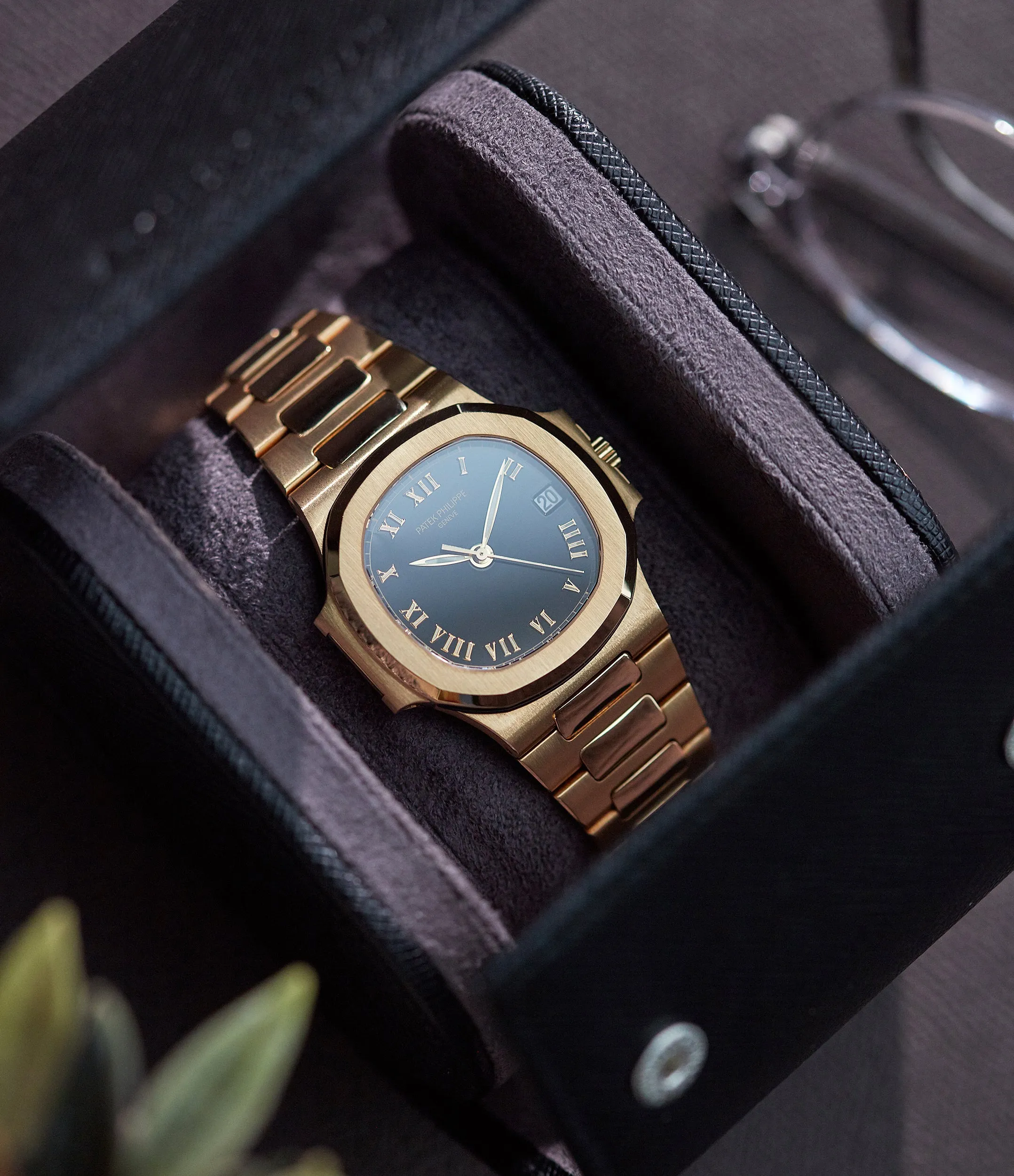 Nautilus 3800 | Roman Numerals | Yellow Gold