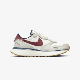 Nike | WMN'S PHOENIX WAFFLE  { LIGHT BONE/TEAM RED-SAIL-MIDNIGHT NAVY