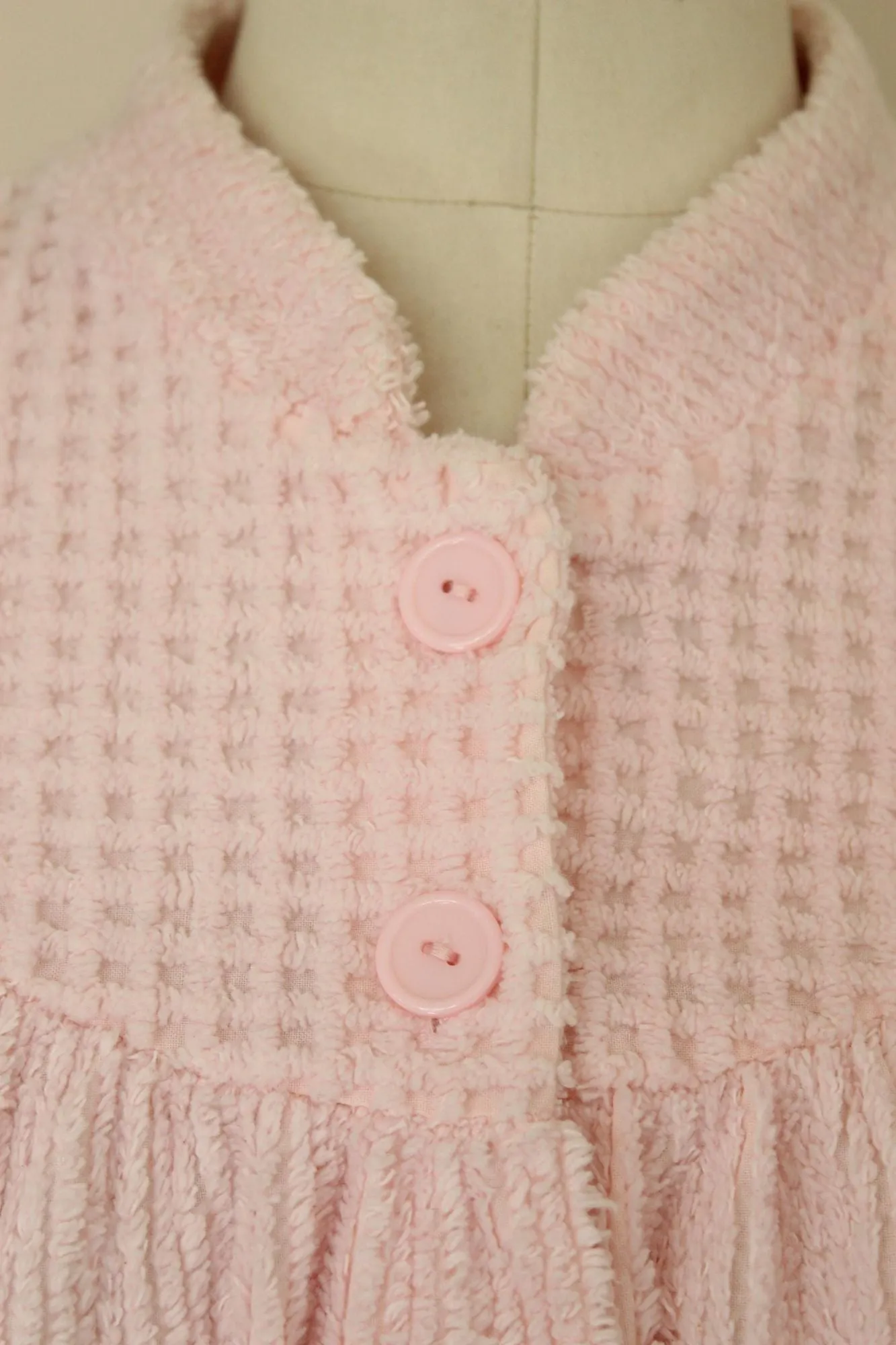 Vintage 1970s 1980s Pink Chenille Bed Jacket